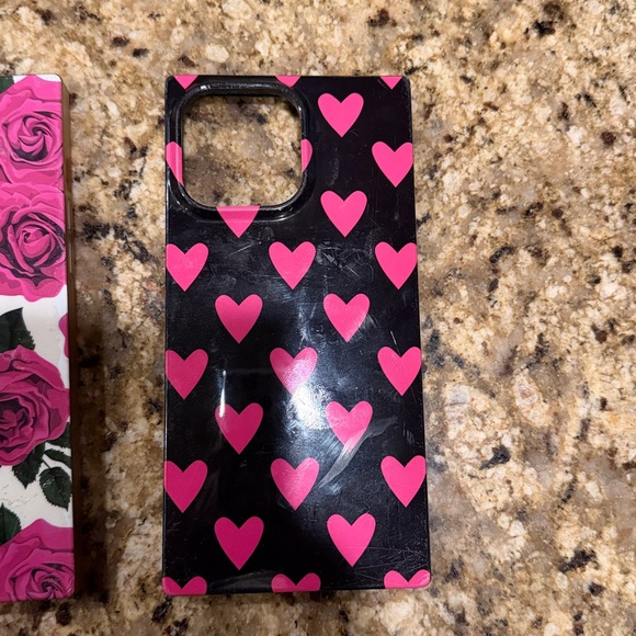 Stylish Flaunt Case Set - Floral, Heart, and Tortoiseshell Designs - 14 pro Max - Picture 4 of 4